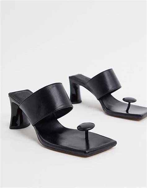 asos design holiday schwarze sandalen aus hochwertigem leder mit zehensteg und mittelhohem