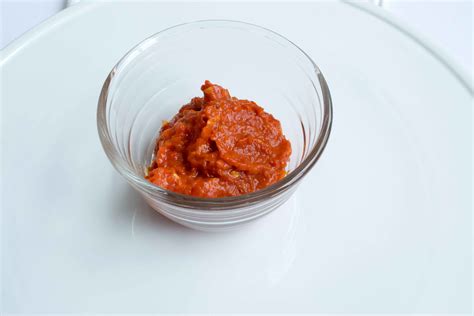 How To Make Homemade Sriracha Sauce A Spicy Sauce Recipe