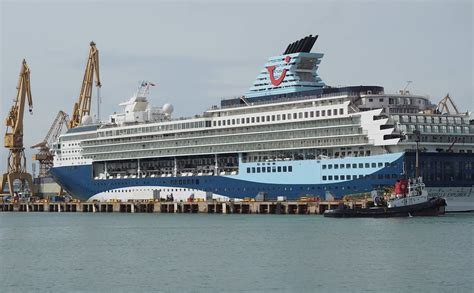 Adult Only Cruise Ship Norovirus Outbreak Strikes