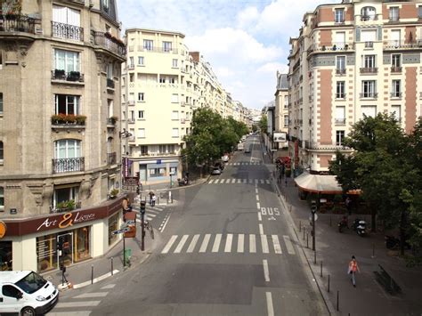 quelle est la rue la  longue de paris qui traverse deux arrondissements actu paris