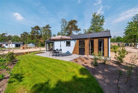 cottage   veluwe  wooded surroundings vacation homes  rent  arnhem gelderland