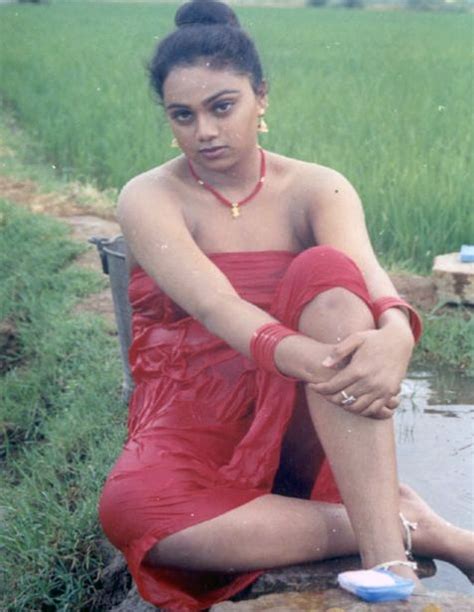 South Indian Actress Aking Bath Pictures 7 South Indian