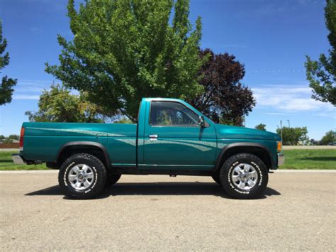 1996 nissan hardbody xe 4x4 4 speed manual with only 55 000 actual miles