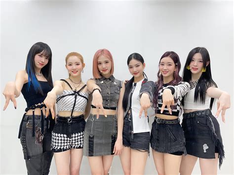 Stayc Becomes 4th Best Selling K Pop Girl Group In 2021 With Staydom