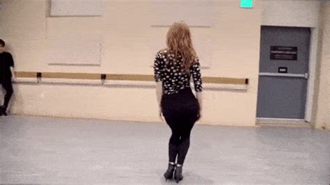 Watch This Dancer Show You How Body Language Works Boing