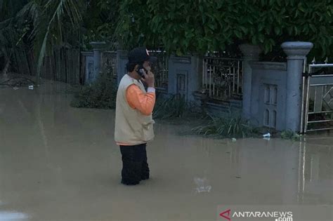 banjir menggenangi 126 rumah di solok selatan sumatera