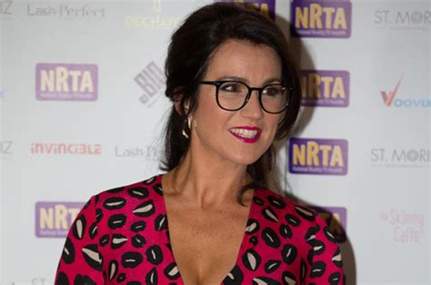 Good Morning Britain S Susanna Reid Ditches Bra In Plunging Gown
