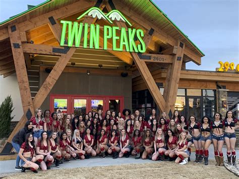 Twin Peaks Babes Meet The Girls In Plaid Uniform That Are Ready To