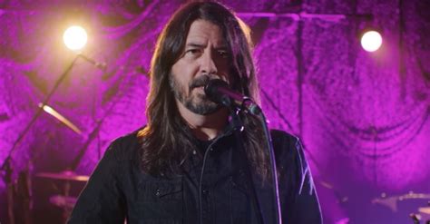 Watch Dave Grohl Explain How He Wrote Everlong The Foo Fighters
