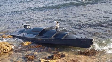 geheimwaffe der ukraine mysterioeses drohnenboot bei sewastopol angeschwemmt  tvde