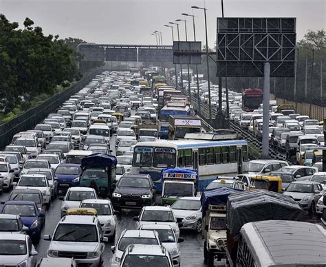 traffic updates m6 and m4 traffic accidents cause major delays daily star