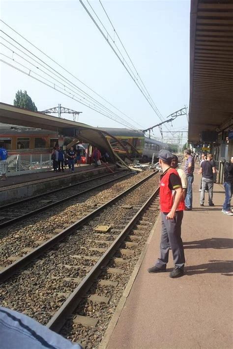 paris train crash    dead  derailment  french capital