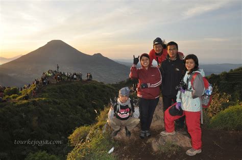 yogyakarta paket wisata jogja dieng  malam  hari borobudur