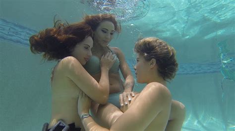 lesbian women underwater sex babes freesic eu