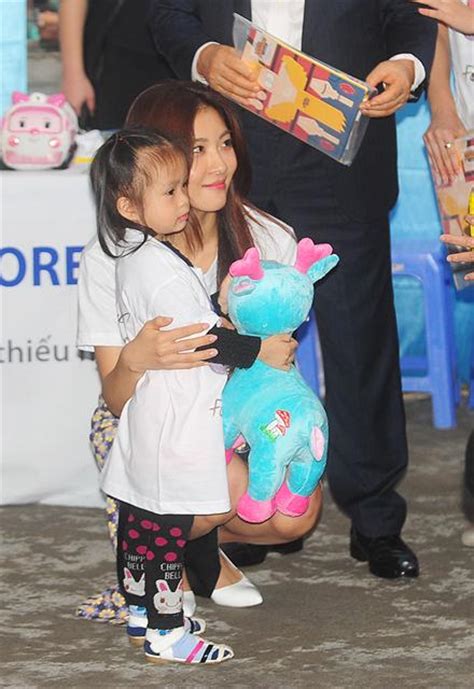in pictures korean actress ha ji won comes to vietnam for charity mission news vietnamnet