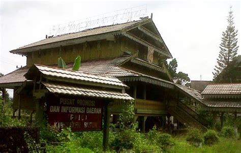 rumah adat sulawesi tenggara banua tada gambar  penjelasannya adat tradisional