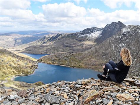 how to hike snowdonia in wales