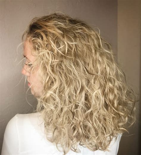 The 30 Coolest Blonde Curly Hair Looks Found In 2020