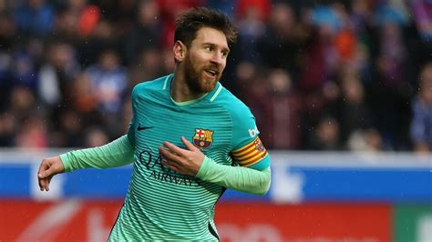 how to stop lionel messi tie him up says psg s lucas