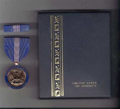 army civilian achievement award medal  civilian service  case