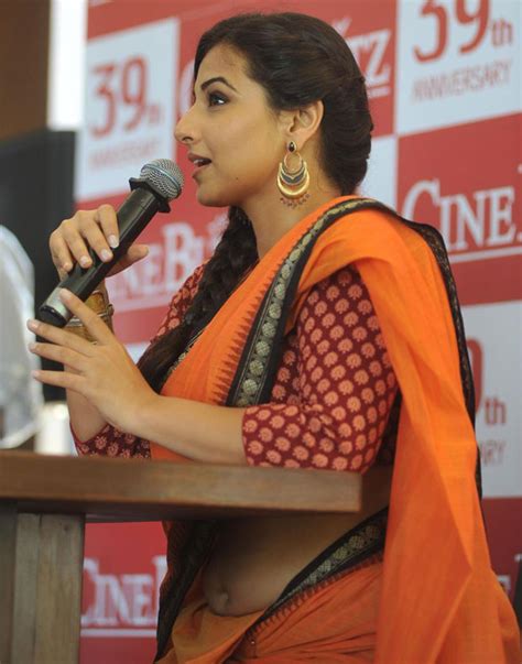 Vidya Balan Cleavage Actress Hot Photos