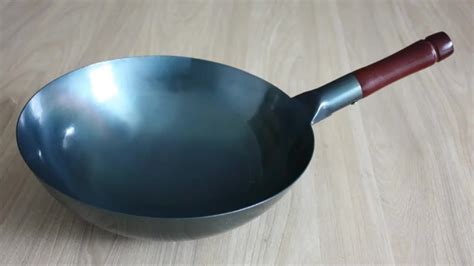 Hot Sale Chinese Hand Hammered Wok Wooden Handle No Coating Round