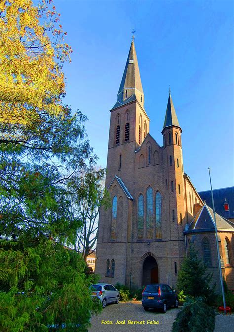 rk kerk op de berg moskeeen stad nederland
