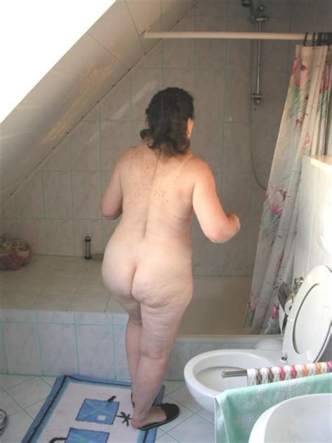 Naked Granny Taking A Shower Pichunter