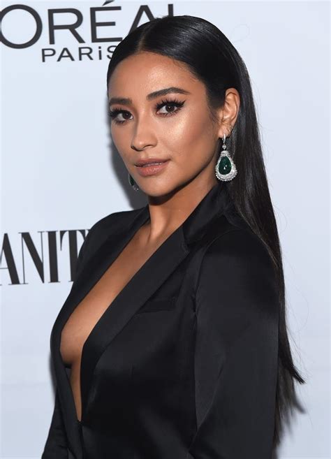 You Need To See Shay Mitchell With Beyoncé Blonde Hair Sleek