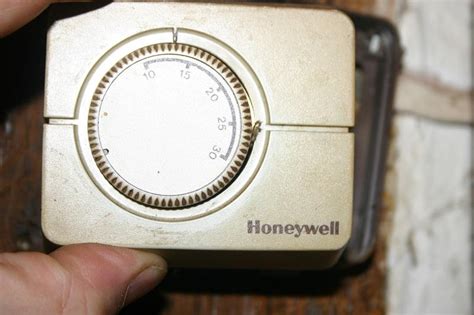 replace  honeywell thermostat  cm diynot forums
