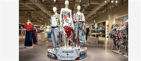 visual merchandising   means     practical tips  presenting  store