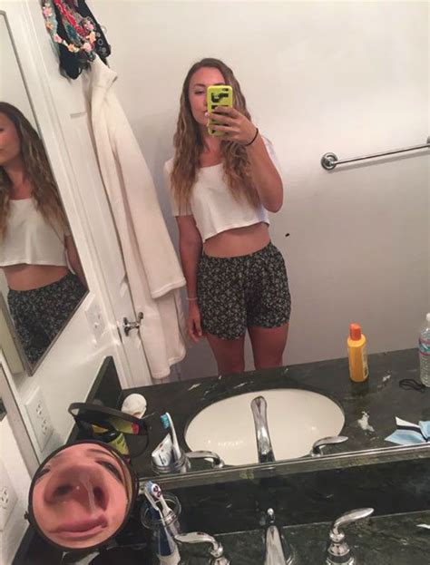 72 of the worst selfie fails by people who forgot to check the