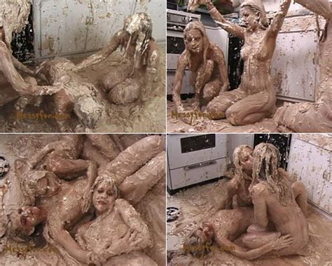 Messy Fun Online Pretty Girls In Shaving Cream Fight