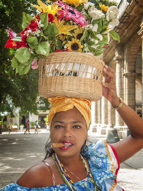 Cuban Lady With Flowers By Istvan Juhasz Cigar Lounge In 2019 Cuban