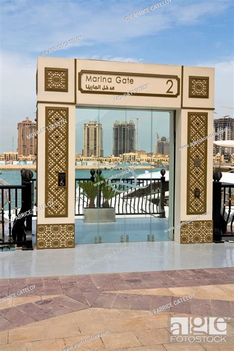 qatar doha  pearl porto arabia complex  construction