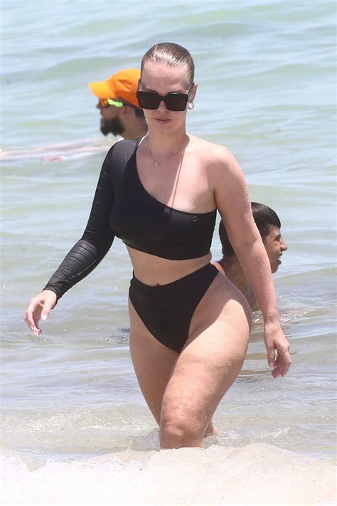 bianca elouise in bikini on the beach in miami 08 15 2019 hawtcelebs