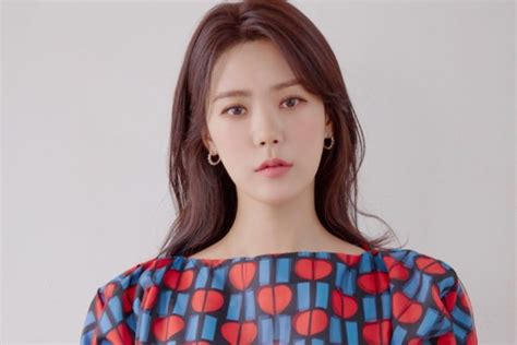 Park Soo Ah Lizzy Talks About After School Members