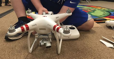 children  learn  fly drones  summer camp