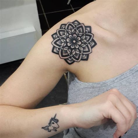 58 Amazing Mandala Shoulder Tattoos