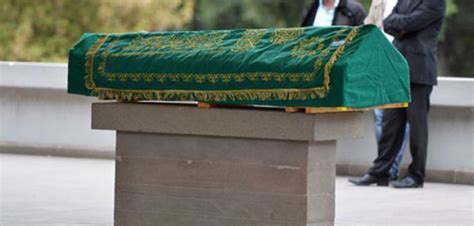 cenaze hakkinda bilgiler cenazenin yikanmasi ve kefenlenmesi islam