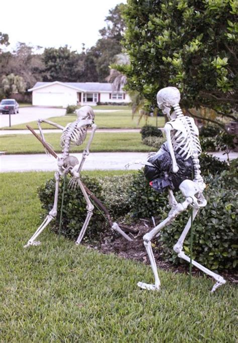 10 funny skeleton decorations to try out this halloween