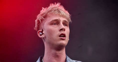 Machine Gun Kelly Drops A Deluxe Version Of Drunk Face And It S A