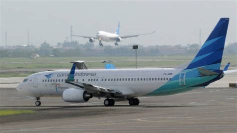 indonesias garuda airline accused  subjecting   flight