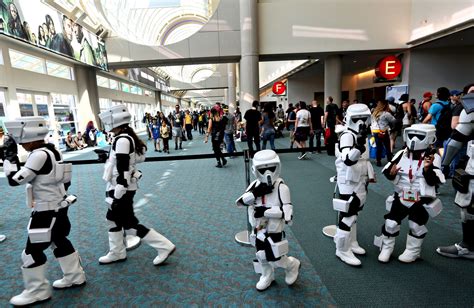promoters  coming star wars film   delicate dance  comic    york times