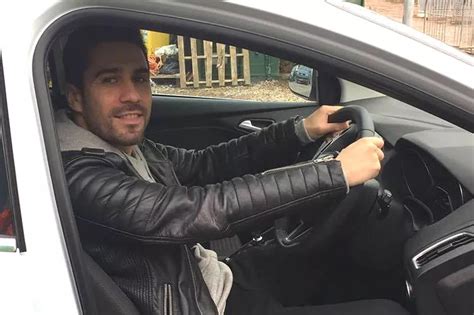 scottish man fails driving test    seconds  driving   wrong side   road
