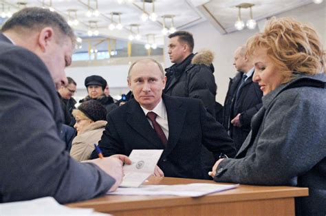 In Spotlight Of Power Putin Keeps Private Life In Shadows The New