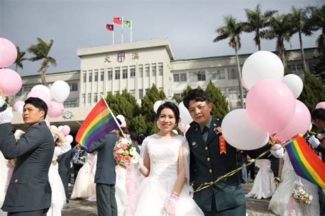 taiwanese same sex couples tie the knot at military base