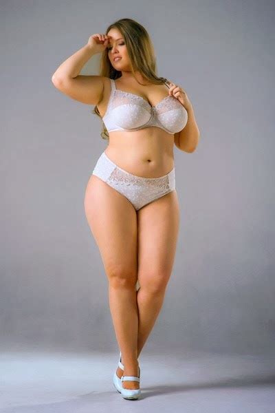 looking the best plus size lingerie for attractive women