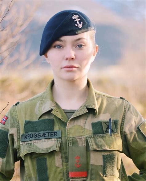 n 🇳🇴 trives i grønt🍃 military women military girl army women