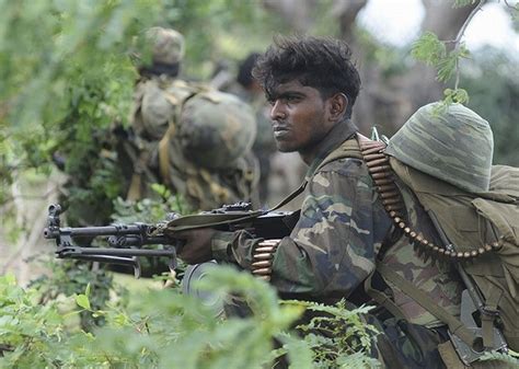 Sri Lanka Army Soldiers In Search Of Rebel Forces 06